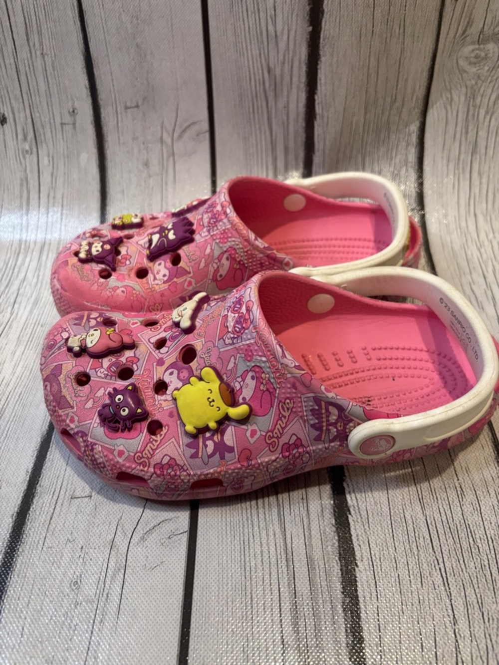 CROCS Kids size 4 Pink Hello Kitty Sanrio Clog Sandals with Charm Accents - Picture 4 of 7